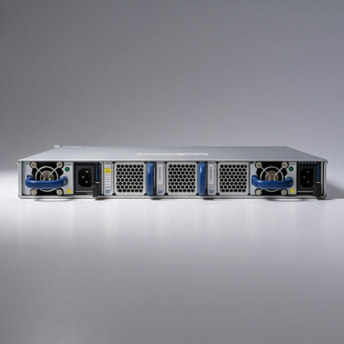 Arista DCS-7050QX-32-R 40GbE data-centre switch (detail view)