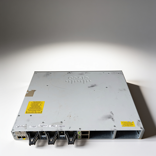 Cisco Catalyst 9200 C9200-24T-E 24-port switch (alternate view)