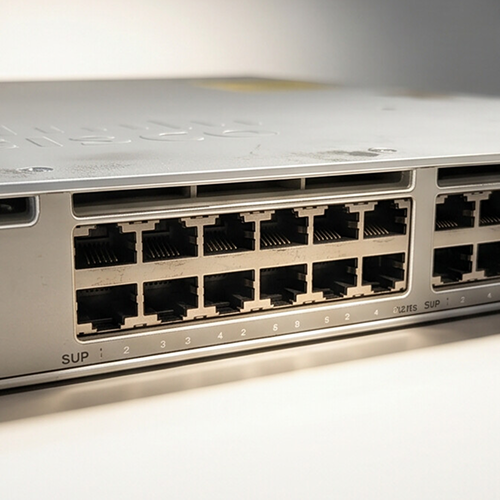 Cisco Catalyst 9200 C9200-24T-E 24-port switch (detail view)