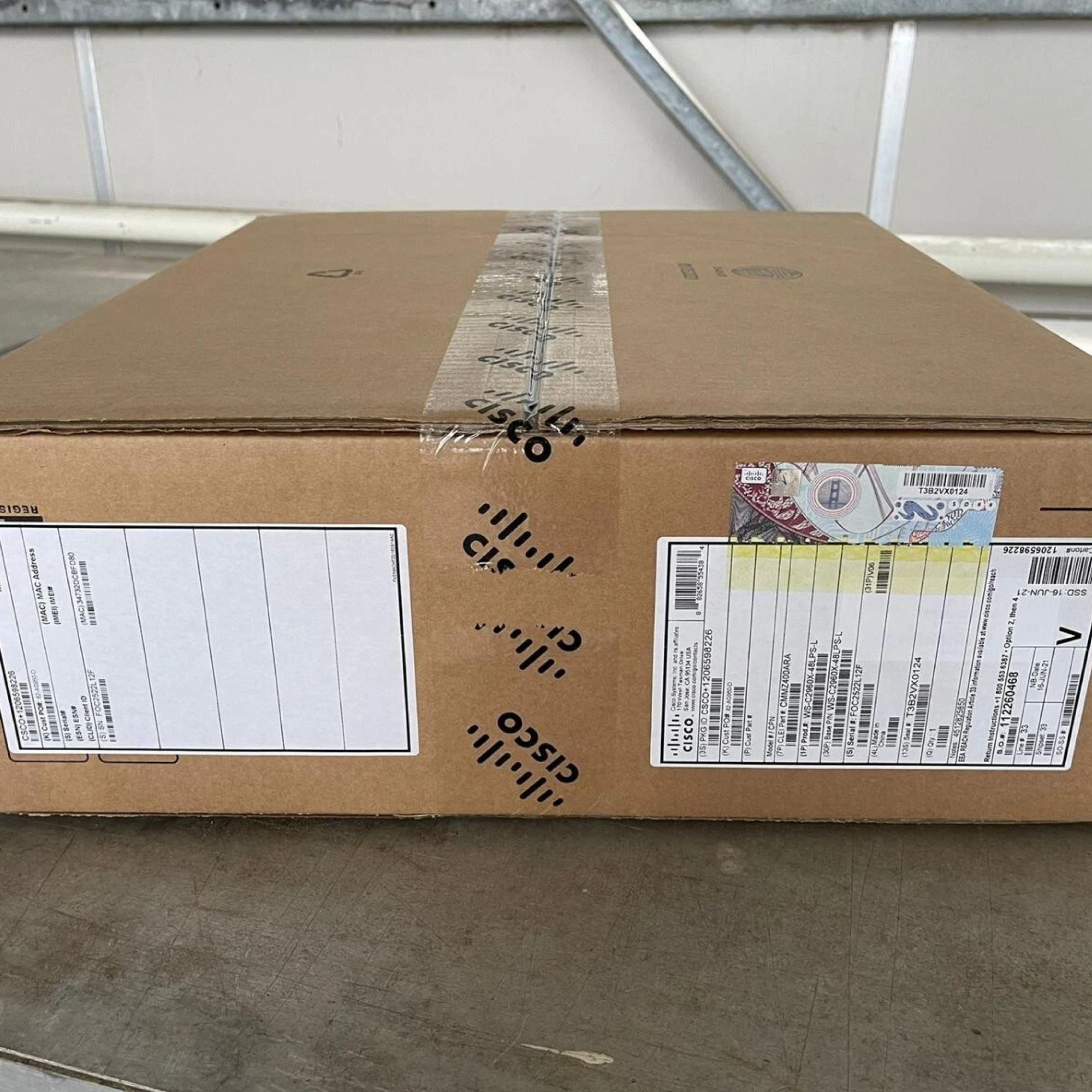 New Cisco Catalyst 2960-X 48-port PoE+ network switch (WS-C2960X-48LPS-L)